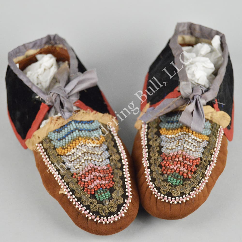 Moccasins – Iroquois with Beaded Toe Vamp