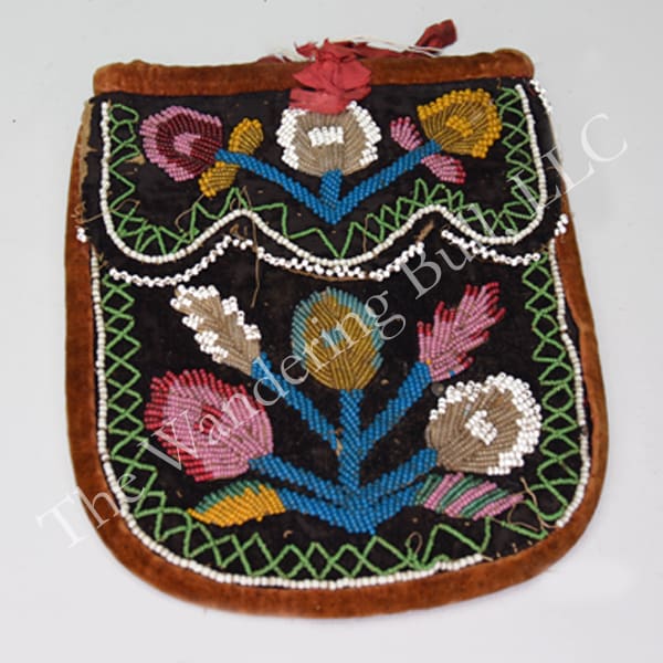 Bag Beaded With Scalloped Flaps