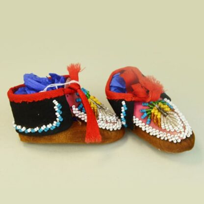 Moccasins Iroquois Style Infant Beaded b