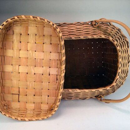 Basket Large Ash with Lid inside