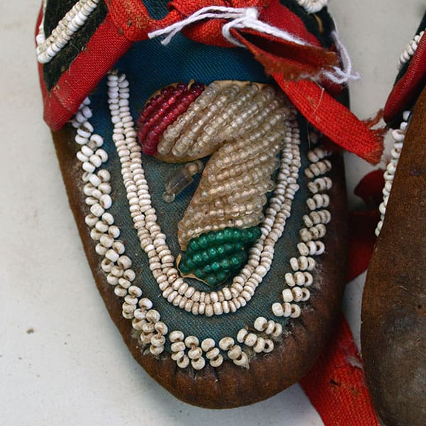 Moccasins Antique Child's Iroquois Style vamp detail