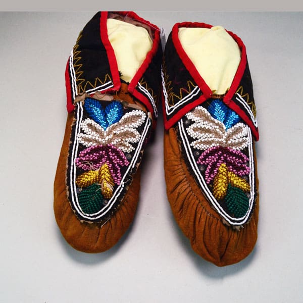 Moccasins Antique Iroquois Style Brown
