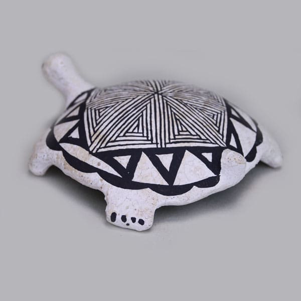 Hand painted Acoma pottery turtle. 4