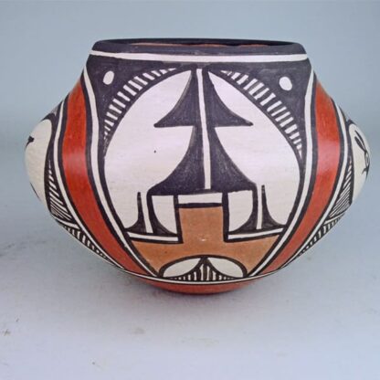 Pottery Lois Medina side geometric design