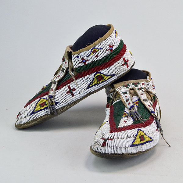Moccasins- Northern Plains Style Antique