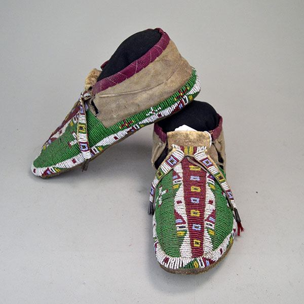 Northern Plains Beaded Moccasins – Split Tongue