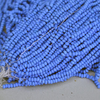 Add these Italian Light Blue 10/0 seed beads to your collection. They come in a 6.5‑oz package, estimated to be around 18,000 beads.