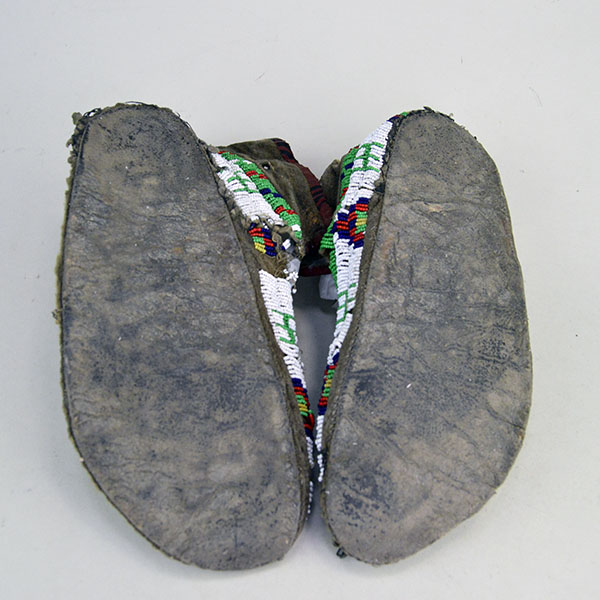Beaded Men's Vintage Moccasins view of sole.