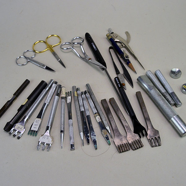 This comprehensive Tool- Leather Stamping Lot brings together quality tools designed for clean cuts, sharp impressions, and accurate layout work.
