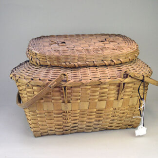 vintage Basket- Ash Picnic Large with lid makes an attractive storage piece. 11 inches high, 19 inches long by 15 inches wide. rim has broken in places.