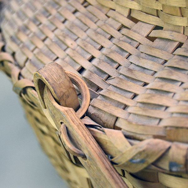 vintage Basket- Ash Picnic Large with lid makes an attractive storage piece. 11 inches high, 19 inches long by 15 inches wide. rim has broken in places. how the handles are put on.