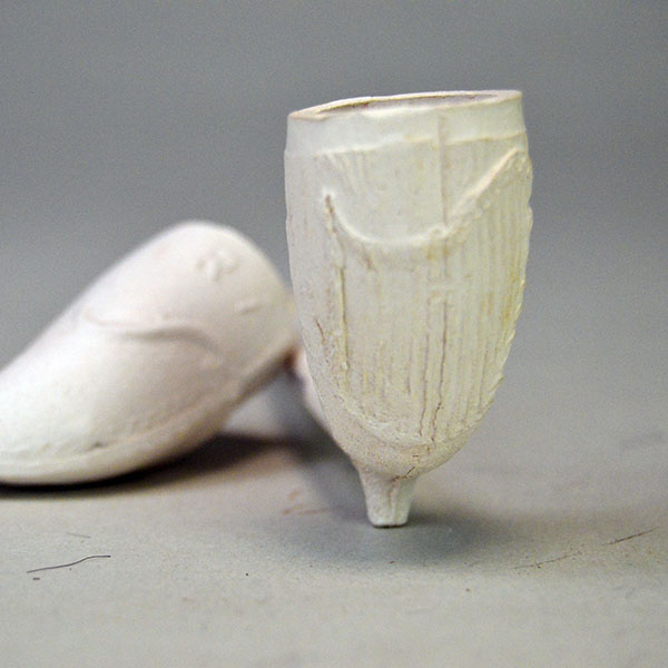 Add this Pipe- 5" Clay to your collection today. From natural white clay designs that vary from pipe to pipe. Limited stock, sold per pipe. Another of the designs.