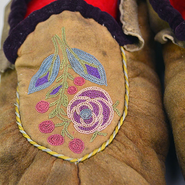 Add these Vintage Moccasins – Embroidered Vamps, Cree Style from the 1940s to 1950s, to your collection. measure approx. 10″ long , 3′ wide and 2″ high. the floral embroidered vamps.