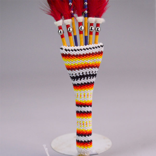 Fan Macaw Beaded Handle handle detail