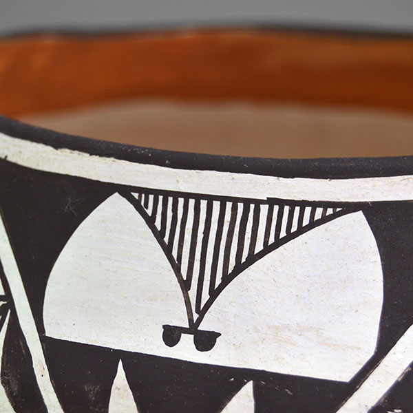 Pottery Acoma Style top rim detail