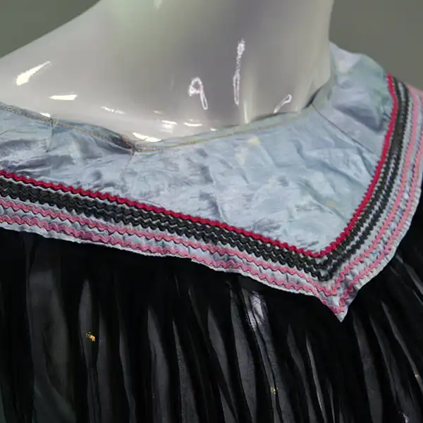 Skirt & blouse Seminole style - sheer blouse close up.